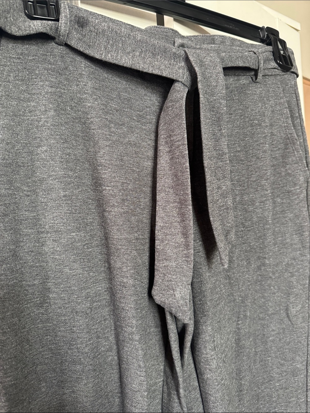 Banana Republic Charcoal Gray Tie-Belt Capri Pants - Picture 2 of 3